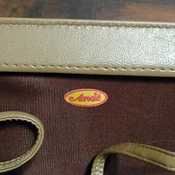 Andé Vintage Clutch with Strap - Picture 3 of 4